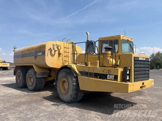 CAT D400D Camion citerne à eau