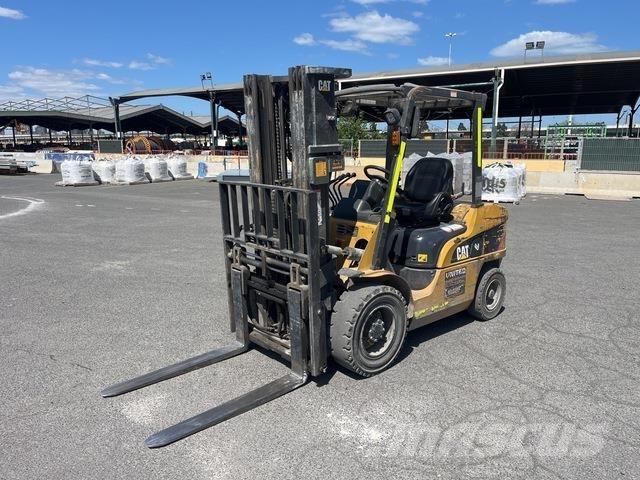 CAT DP30NT Autres Chariots élévateurs