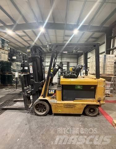 CAT E8000 Chariots élévateurs électriques