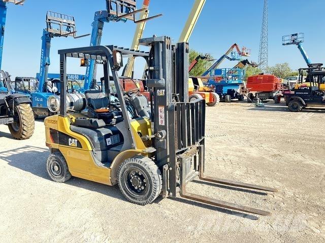 CAT GP25N Autres Chariots élévateurs