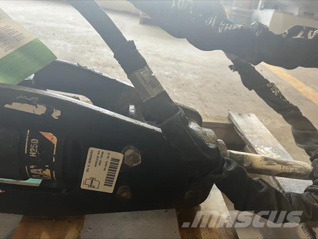 CAT H25D Marteau hydraulique