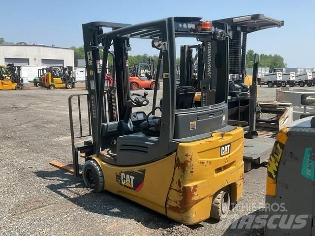 CAT MH 2ET4000 Chariots élévateurs électriques