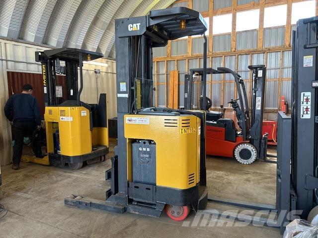 CAT NRR35 Chariot à mât rétractable