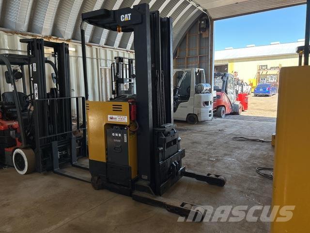 CAT NRR35 Chariot à mât rétractable