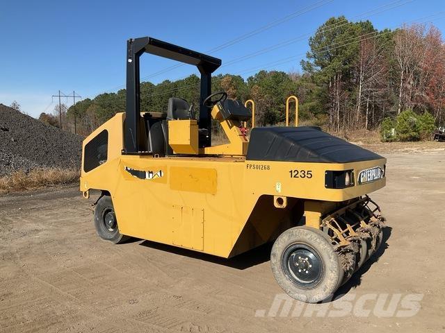 CAT PS150 Rouleaux à pneumatiques