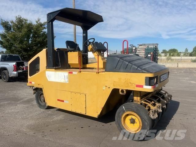 CAT PS150C Rouleaux à pneumatiques