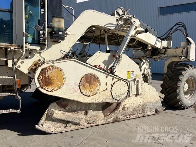 CAT RM500 Compacteur de sol