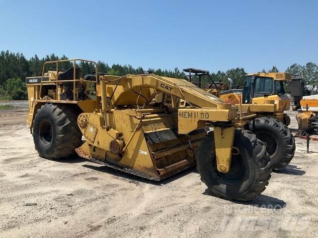 CAT SS-250 Compacteur de sol