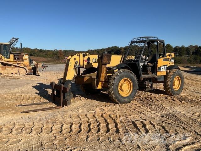 CAT TH460B Chariot télescopique