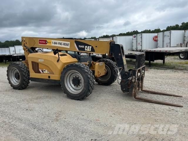 CAT TL642C Chariot télescopique