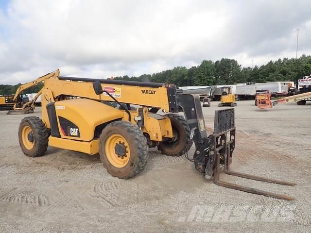CAT TL642D Chariot télescopique