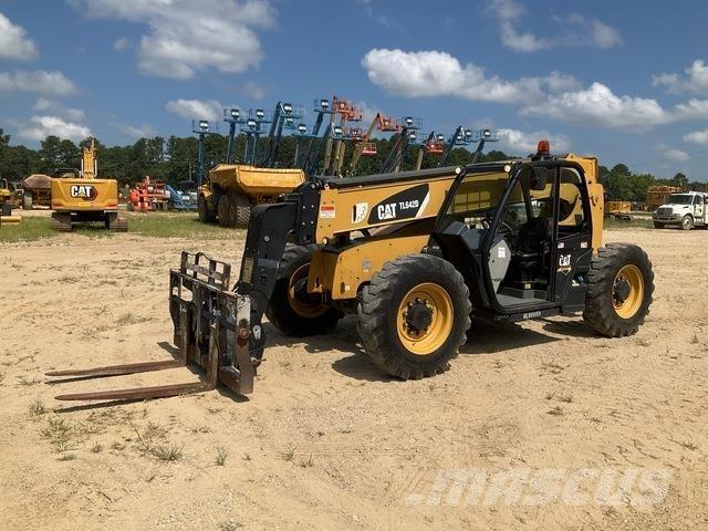 CAT TL642D Chariot télescopique