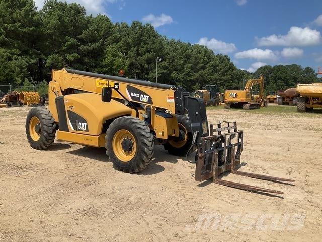 CAT TL642D Chariot télescopique