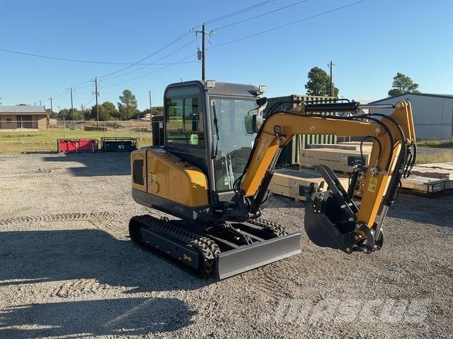 CFG MY50R Pelle sur chenilles