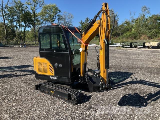 CFG QNT30 Pelle sur chenilles