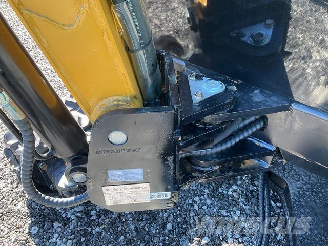 CFG QNT30 Pelle sur chenilles