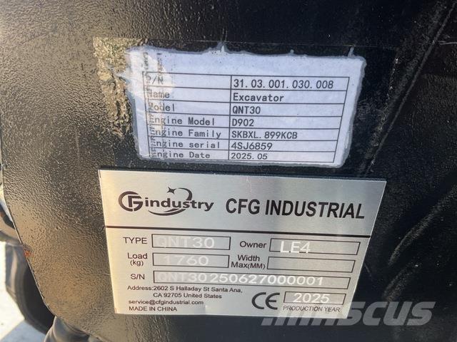 CFG QNT30 Pelle sur chenilles
