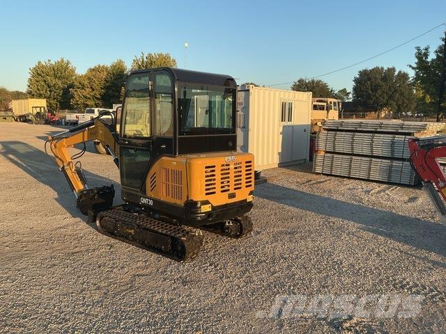 CFG QNT30 Pelle sur chenilles