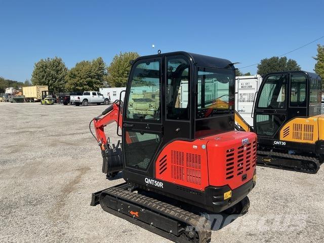 CFG QNT50R Pelle sur chenilles