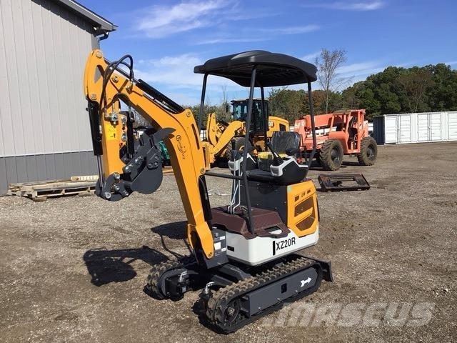 CFG XZ20R Pelle sur chenilles
