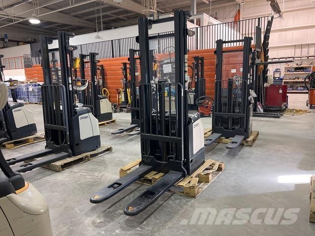 Crown ES 4000 Gerbeurs Automoteurs