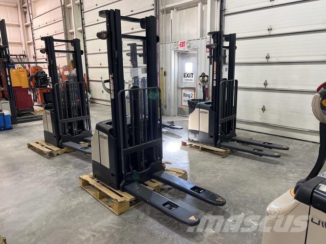 Crown ES 4000 Gerbeurs Automoteurs