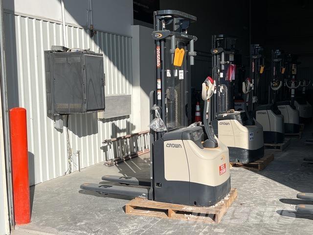 Crown ES 4000 Gerbeurs Automoteurs