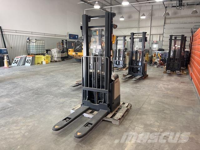 Crown ES 4000 Gerbeurs Automoteurs