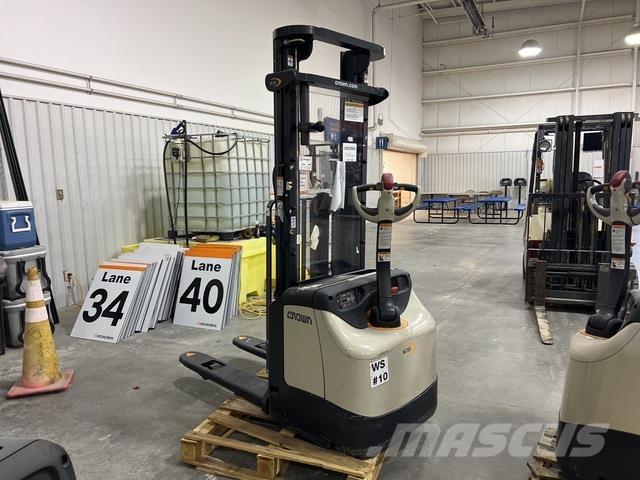 Crown ES 4000 Gerbeurs Automoteurs