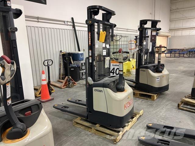 Crown ES 4000 Gerbeurs Automoteurs