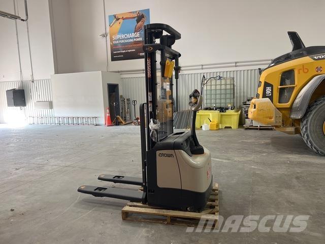 Crown ES 4000 Gerbeurs Automoteurs