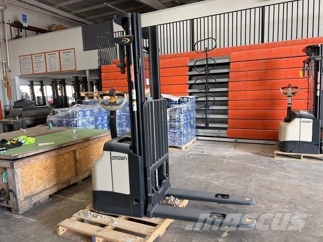 Crown ES 4000 Gerbeurs Automoteurs