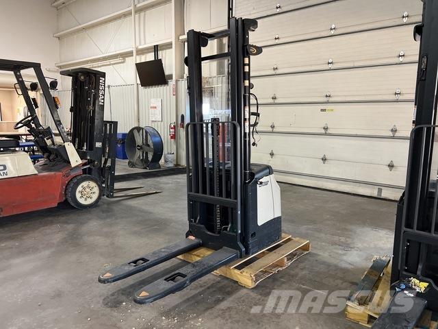 Crown ES 4000 Gerbeurs Automoteurs