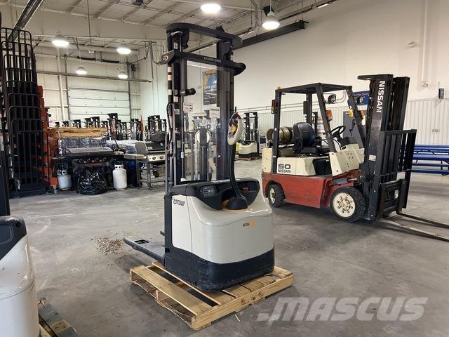 Crown ES 4000 Gerbeurs Automoteurs