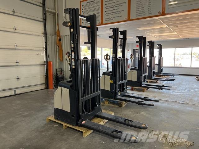 Crown ES 4000 Gerbeurs Automoteurs