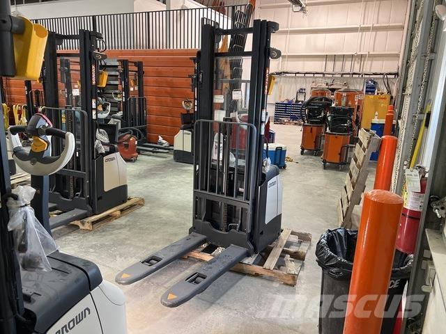 Crown ES 4000 Gerbeurs Automoteurs