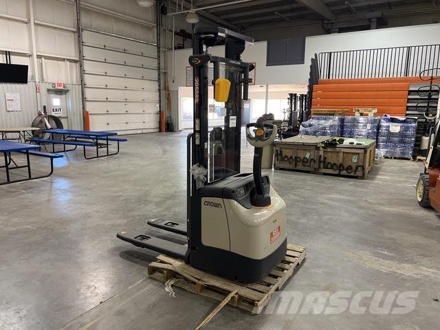 Crown ES 4000 Gerbeurs Automoteurs