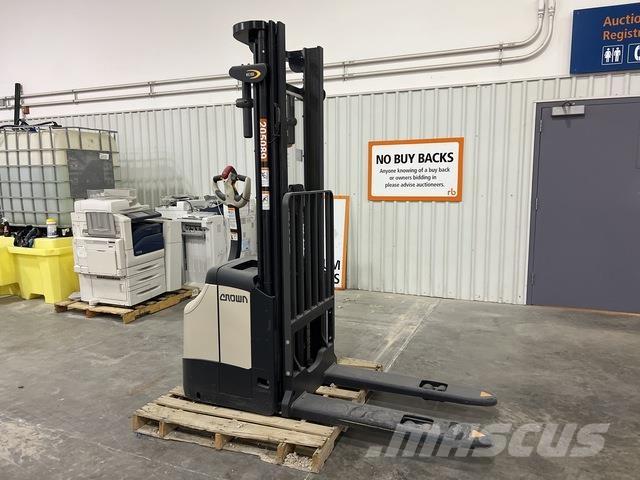 Crown ES 4000 Gerbeurs Automoteurs