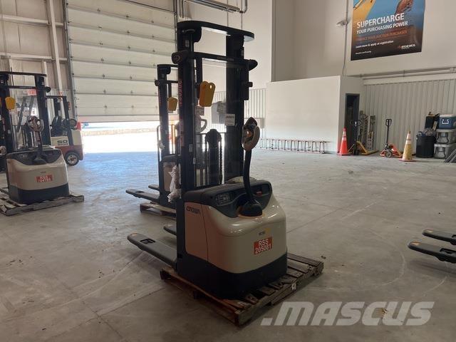 Crown ES 4000 Gerbeurs Automoteurs