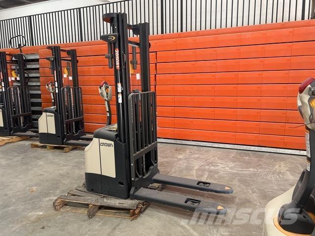 Crown ES 4000 Gerbeurs Automoteurs