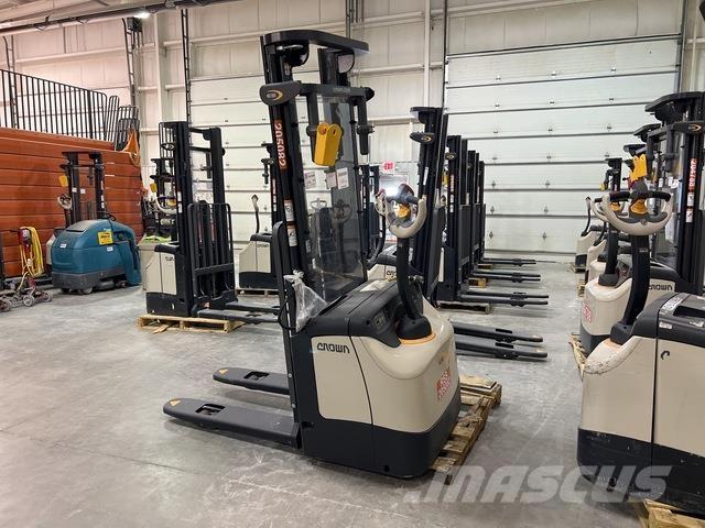 Crown ES 4000 Gerbeurs Automoteurs