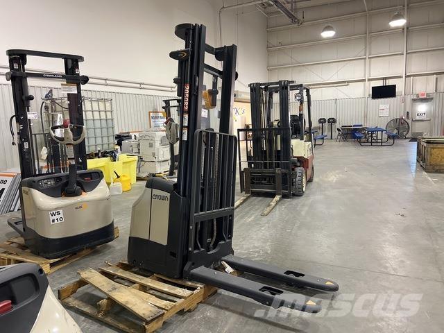 Crown ES 4000 Gerbeurs Automoteurs