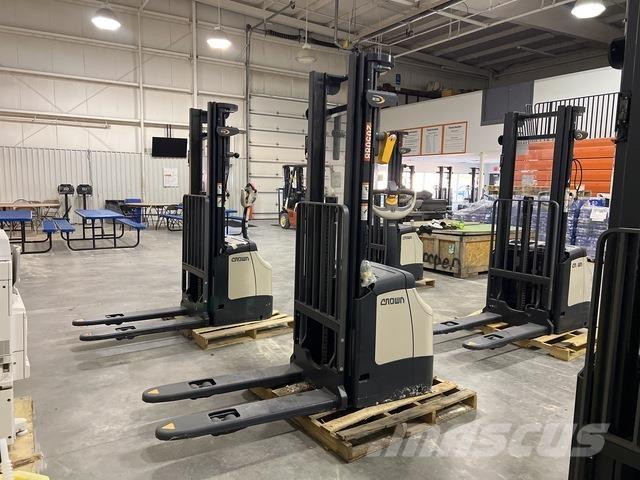 Crown ES 4000 Gerbeurs Automoteurs