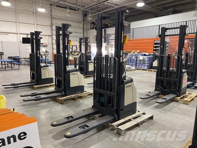 Crown ES 4000 Gerbeurs Automoteurs