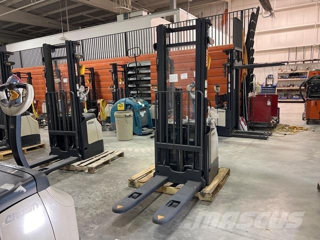 Crown ES 4000 Gerbeurs Automoteurs