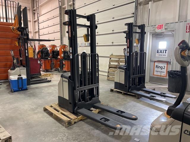 Crown ES 4000 Gerbeurs Automoteurs