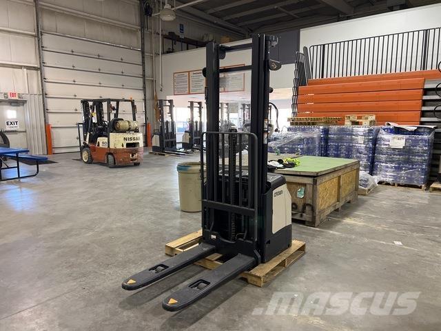 Crown ES 4000 Gerbeurs Automoteurs