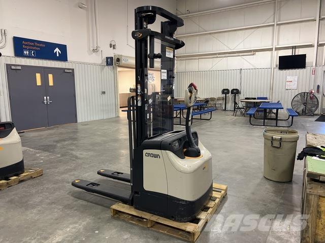 Crown ES 4000 Gerbeurs Automoteurs