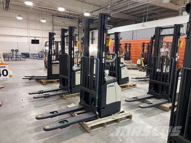 Crown ES 4000 Gerbeurs Automoteurs