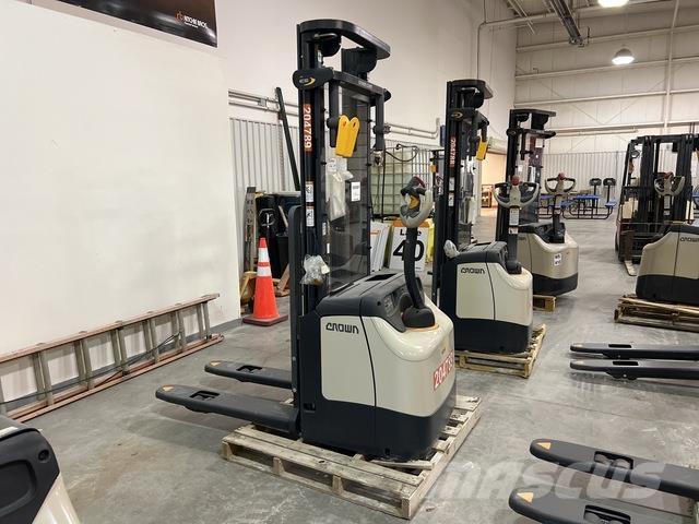 Crown ES 4000 Gerbeurs Automoteurs